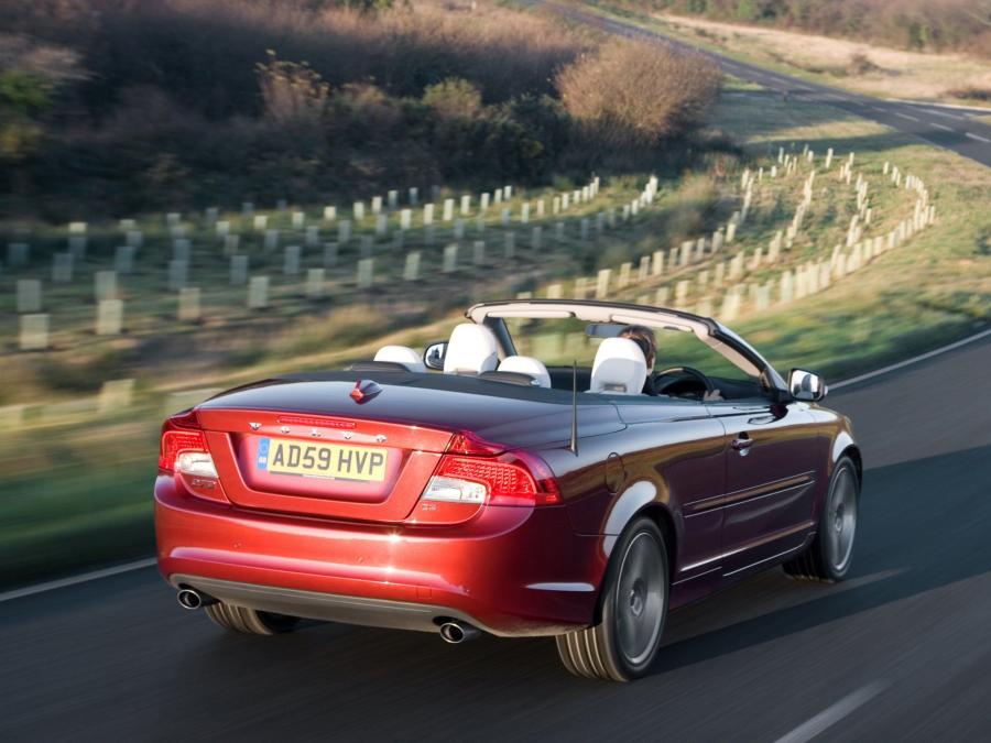  Volvo C70 D5 2010 года  (UK) (фото 2 из 14)
